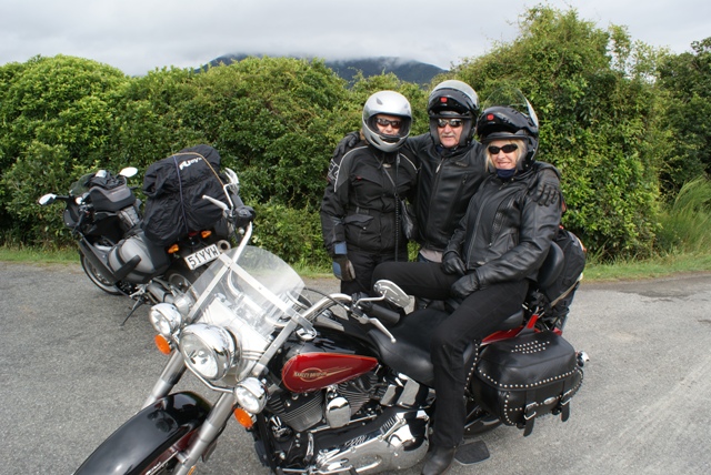 Glen, Tig and Marianne near Havelock